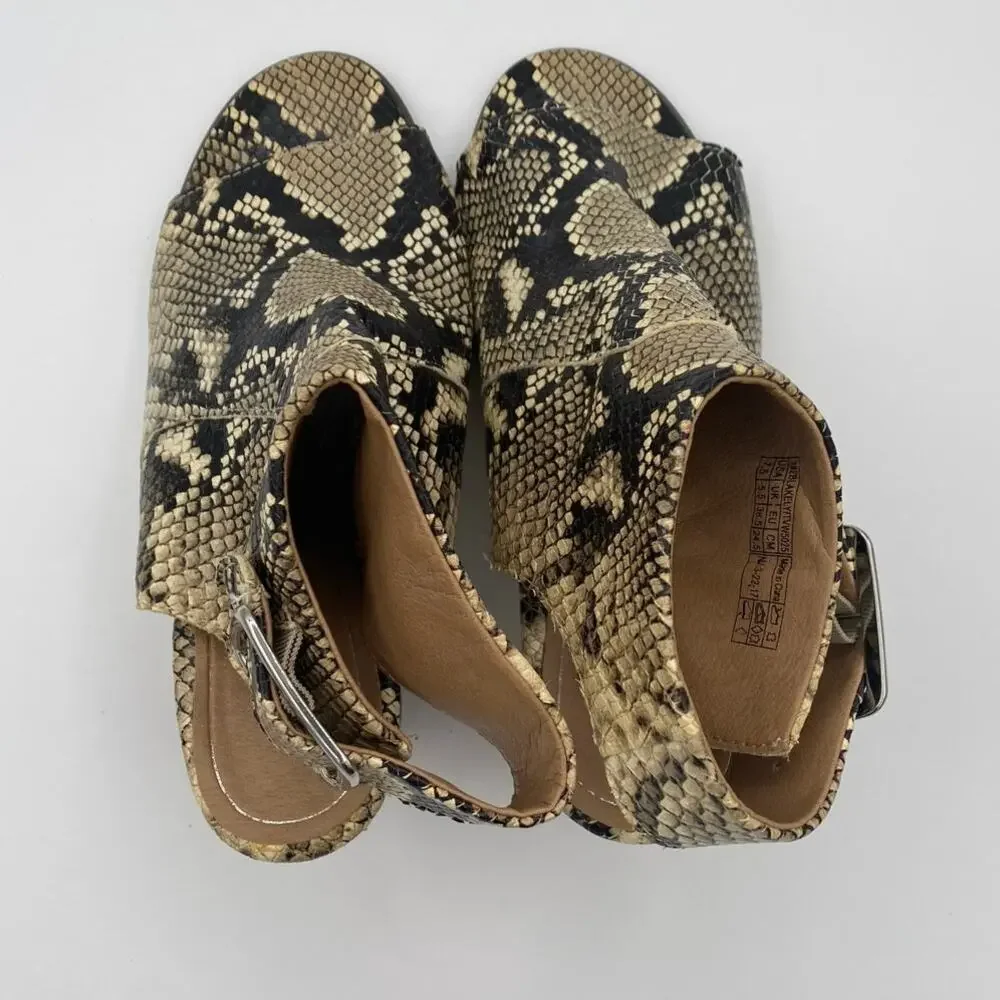Vionic Leather Snake Skin Print Heeled Shoes Size 7.5
